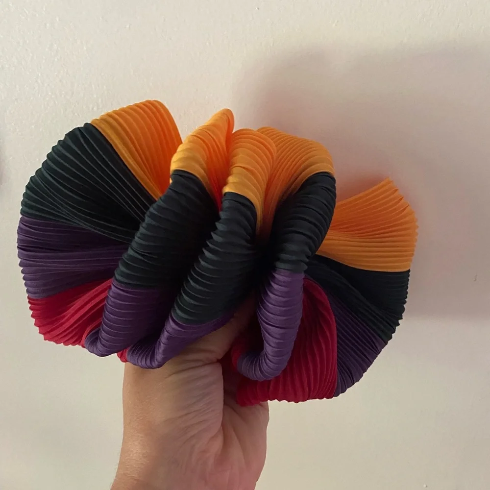 Vintage 90s funky large barrette style hair bows‎ and hair combs